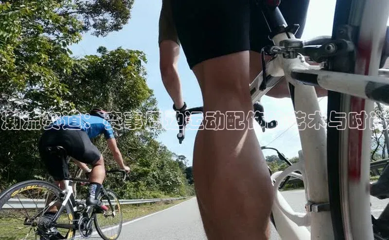 潮流赛道：赛事周边运动配饰的艺术与时尚